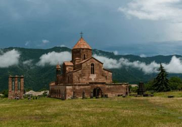 דיל לארמניה